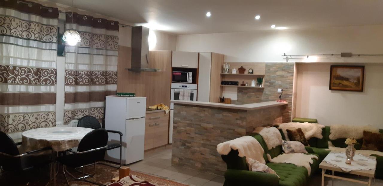 Apartman Yvet Sucany 外观 照片