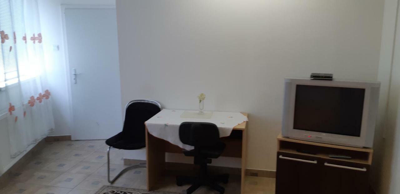 Apartman Yvet Sucany 外观 照片