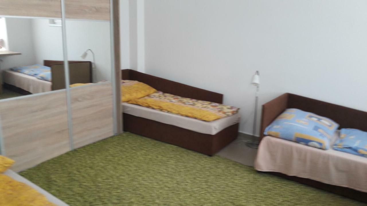 Apartman Yvet Sucany 外观 照片