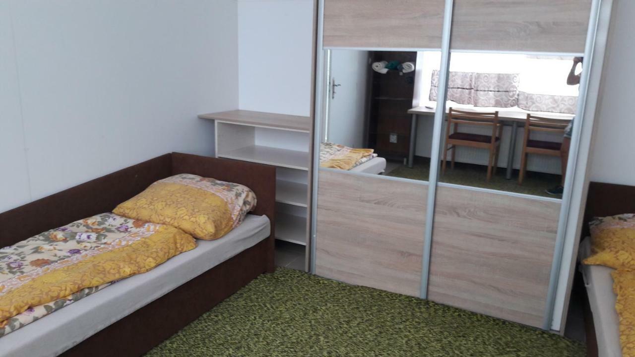 Apartman Yvet Sucany 外观 照片